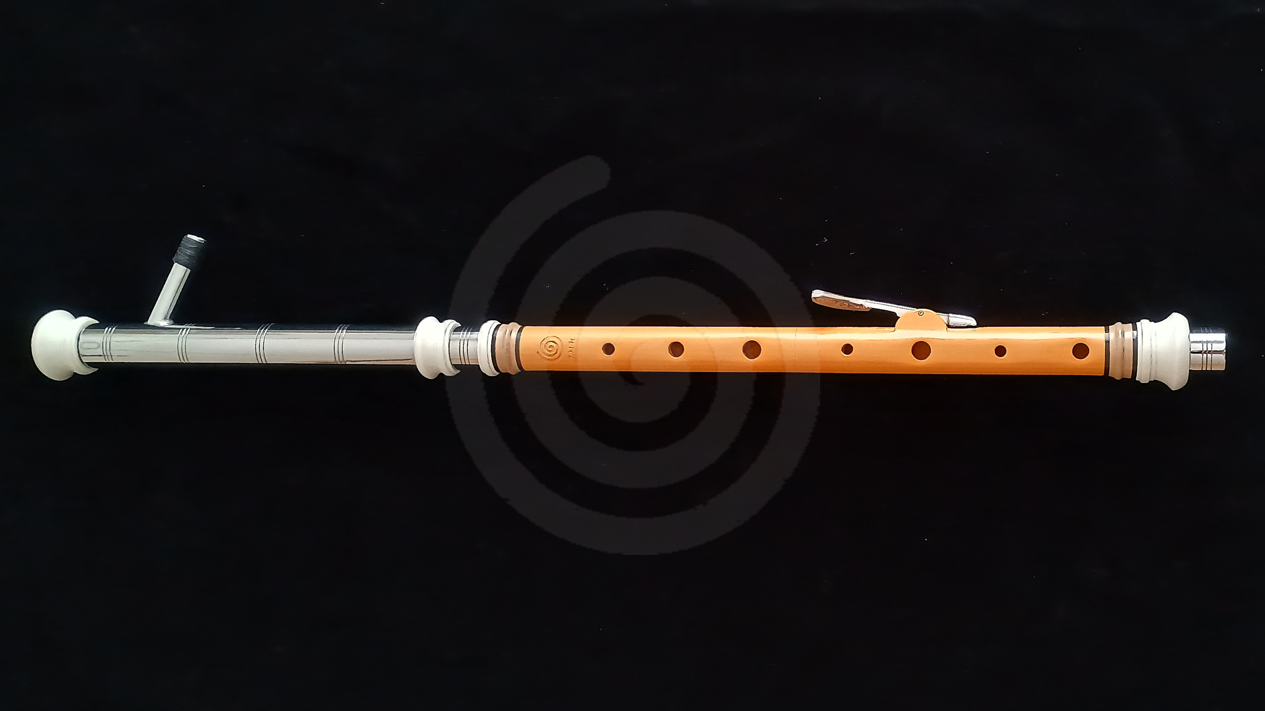 Intermediate chanter in D, actual instrument and construction details